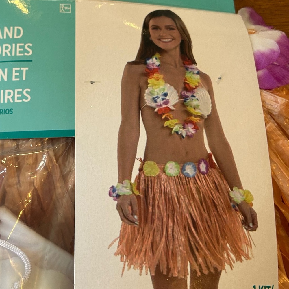NEW Hawaiian Luau Halloween Costume Hula Grass Skirt Tropical Shell Bikini Sexy